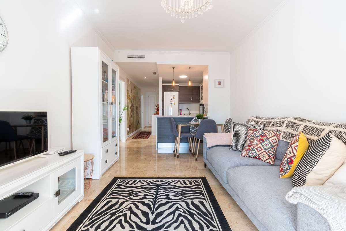 Te koop Middle Floor Apartment Costa Del Sol La Duquesa € 230.000,-