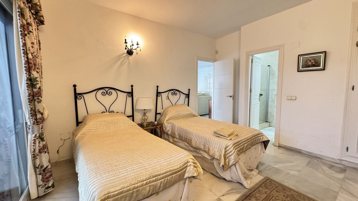 Te koop Vrijstaande Villa Costa Del Sol El Paraiso € 1.650.000,-