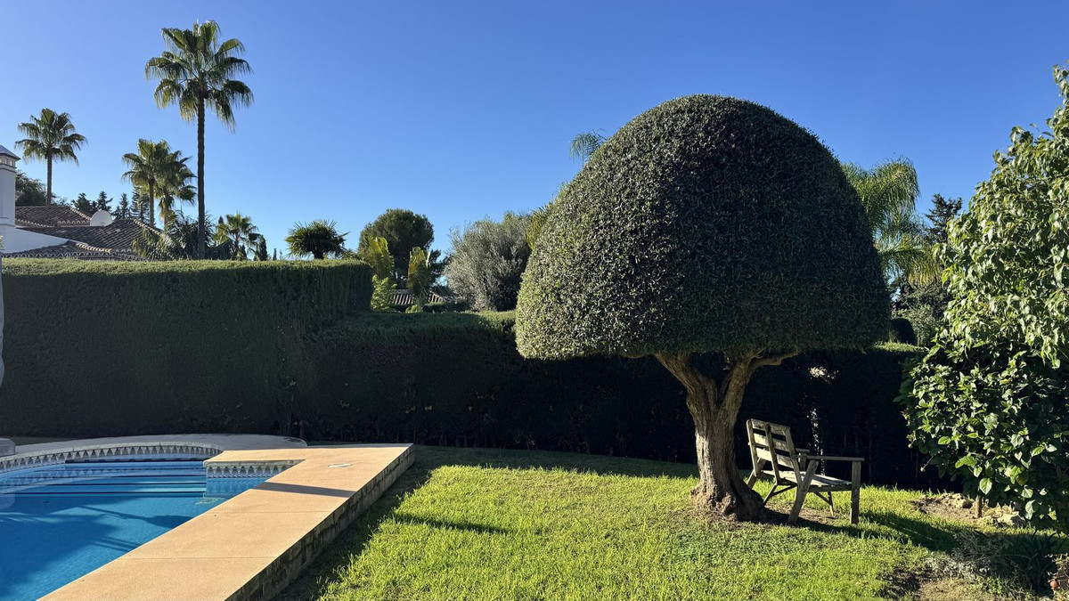 Te koop Vrijstaande Villa Costa Del Sol El Paraiso € 1.650.000,-
