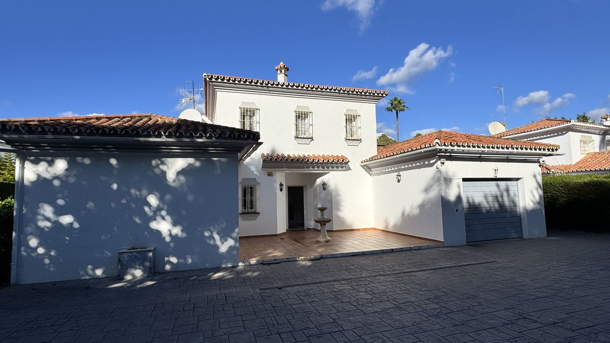 Te koop Vrijstaande Villa Costa Del Sol El Paraiso € 1.650.000,-