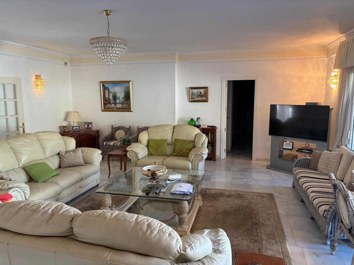 Te koop Vrijstaande Villa Costa Del Sol El Paraiso € 1.650.000,-