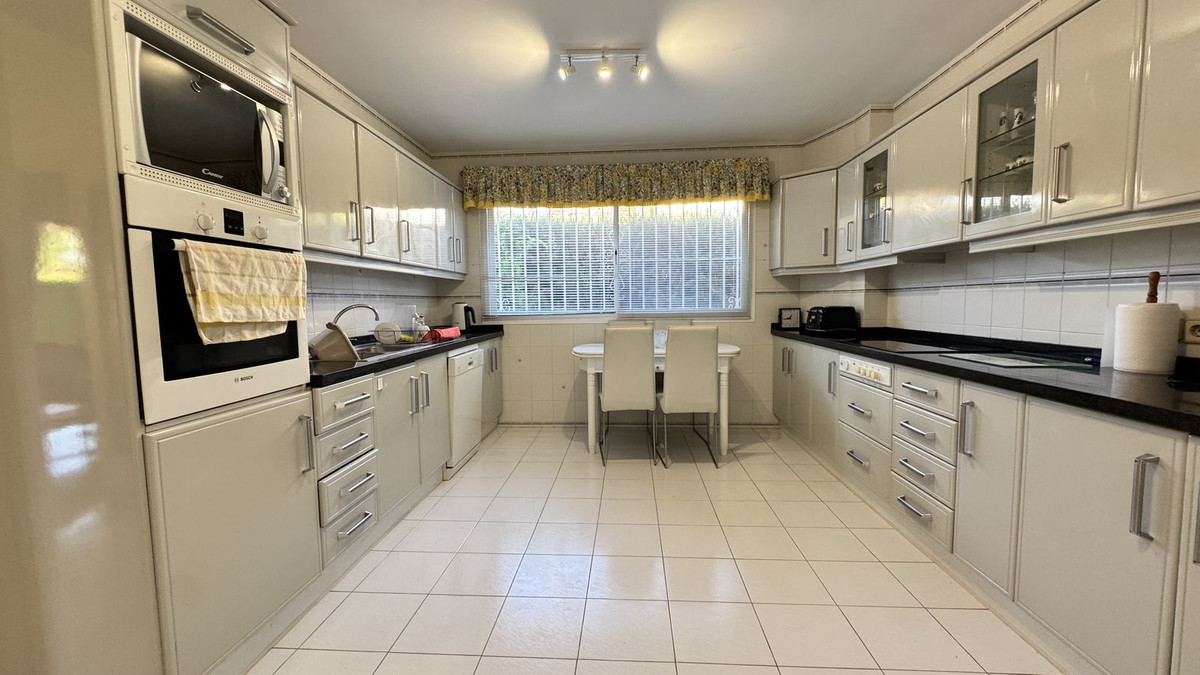 Te koop Vrijstaande Villa Costa Del Sol El Paraiso € 1.650.000,-