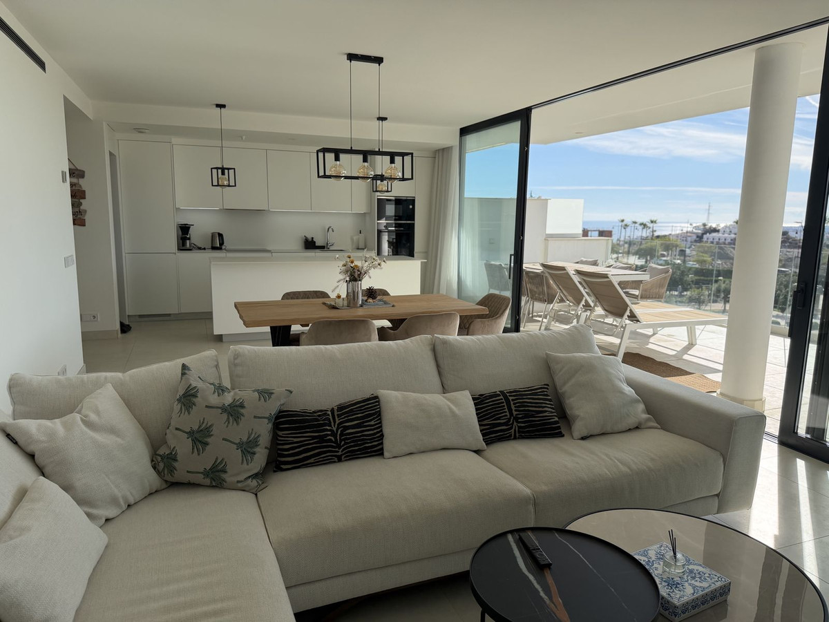 Te koop Middle Floor Apartment Costa Del Sol Higueron € 650.000,-