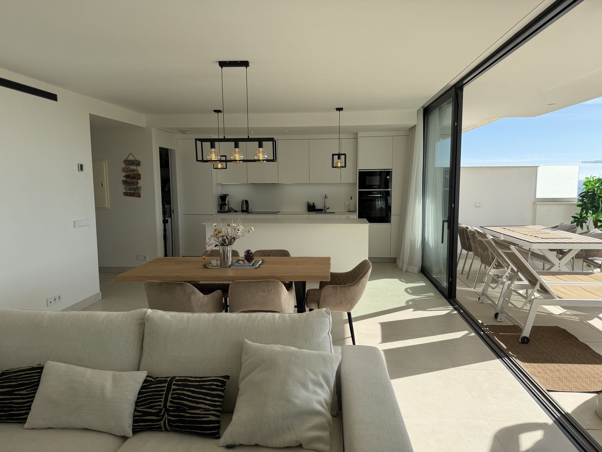 Te koop Middle Floor Apartment Costa Del Sol Higueron € 650.000,-