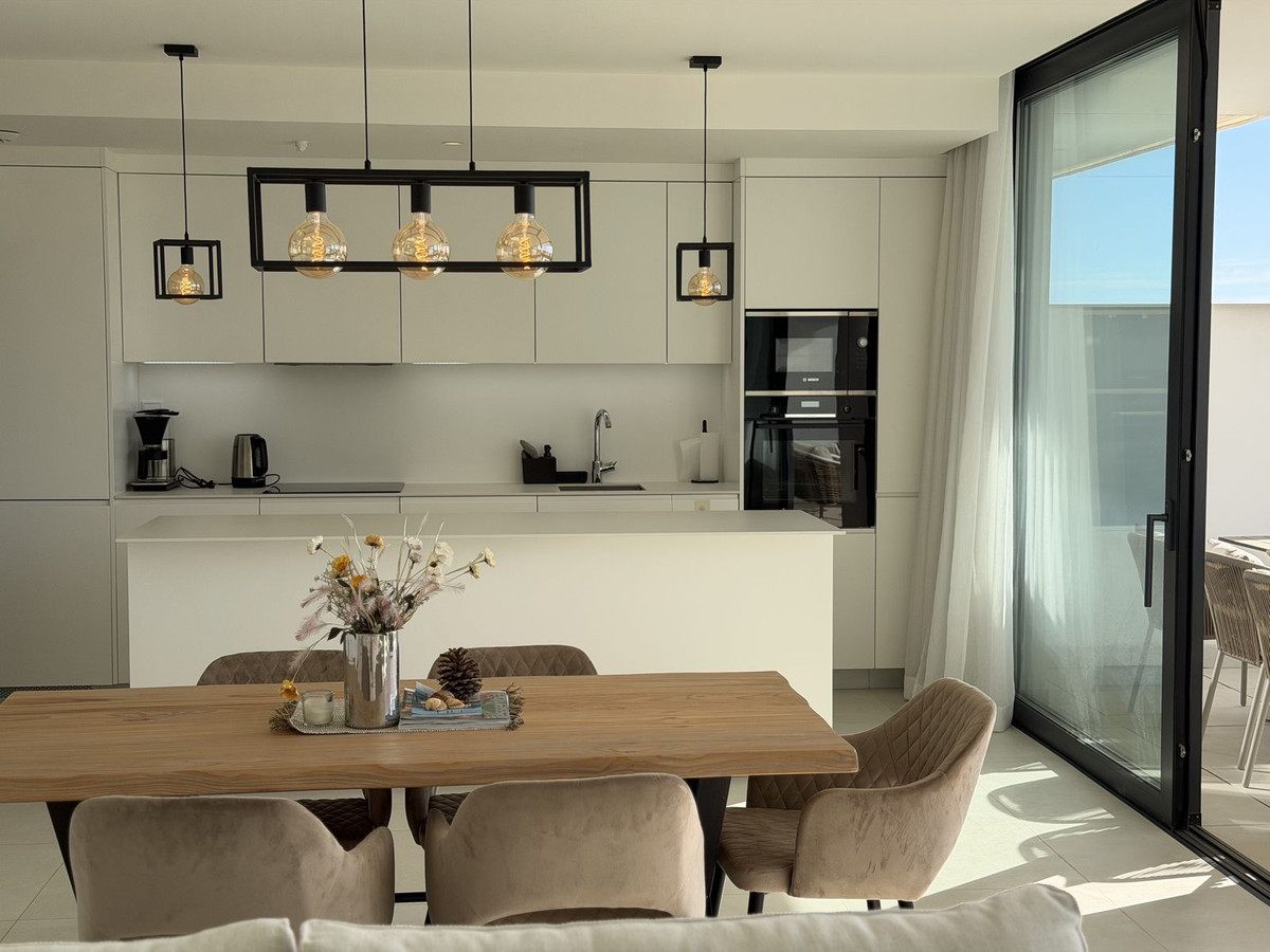 Te koop Middle Floor Apartment Costa Del Sol Higueron € 650.000,-