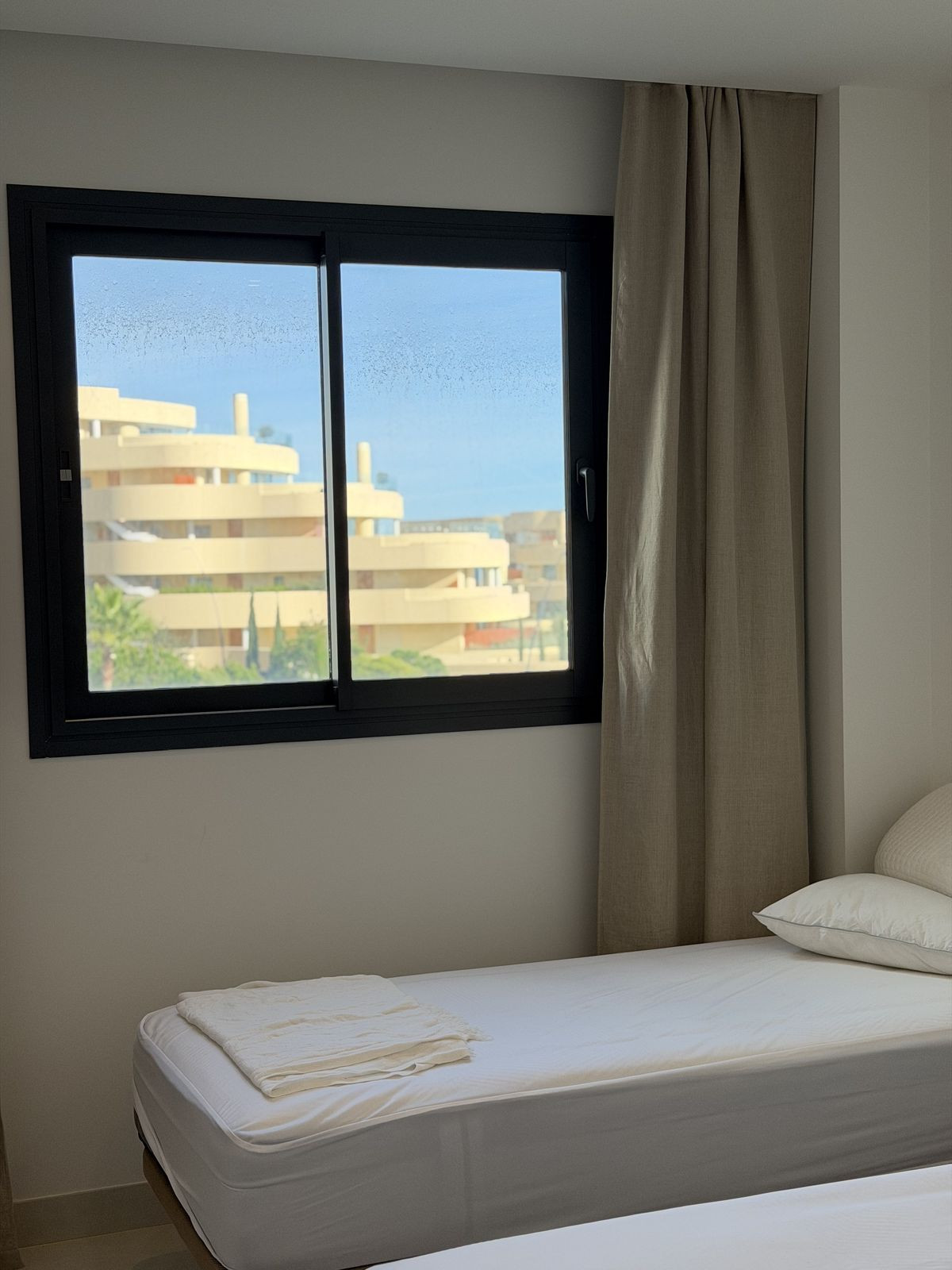 Te koop Middle Floor Apartment Costa Del Sol Higueron € 650.000,-