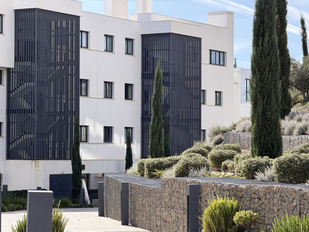 Te koop Middle Floor Apartment Costa Del Sol Higueron € 650.000,-