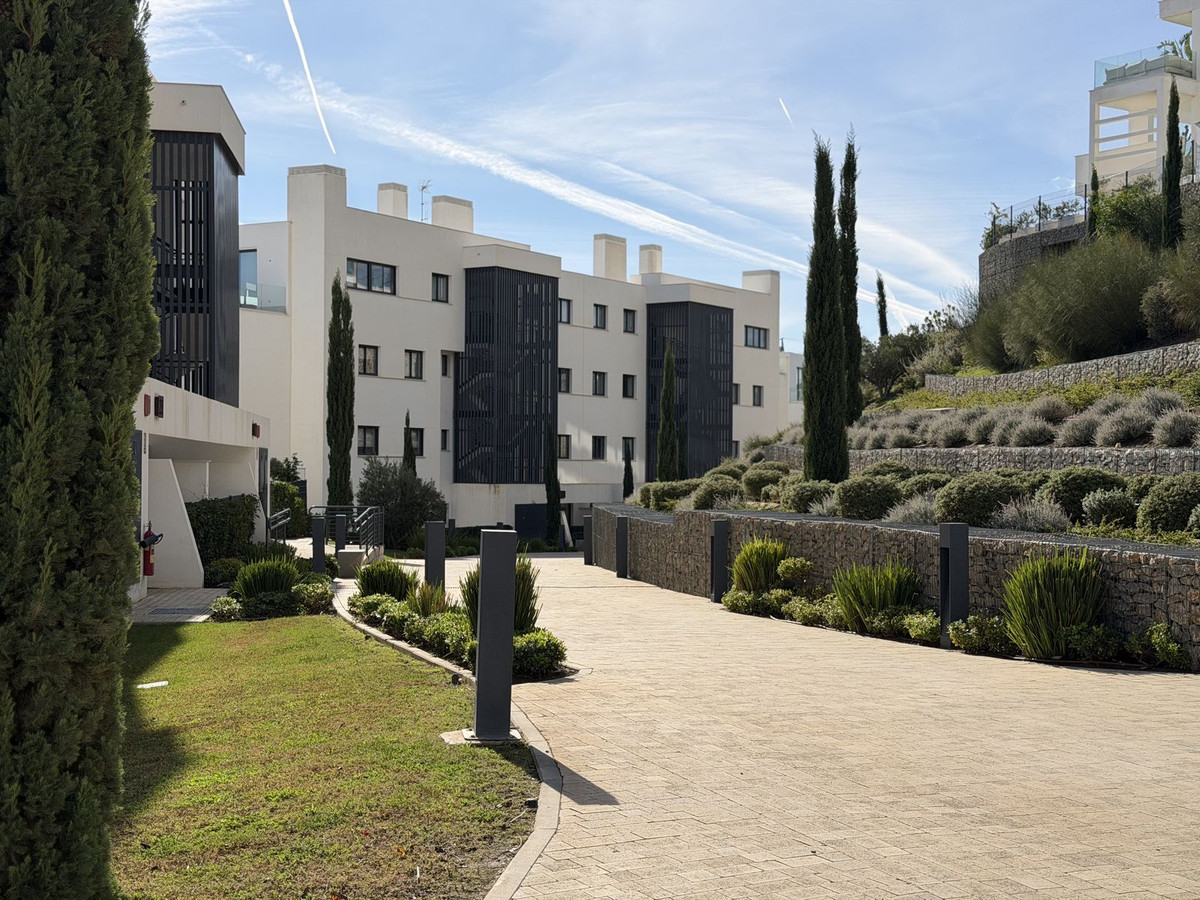 Te koop Middle Floor Apartment Costa Del Sol Higueron € 650.000,-