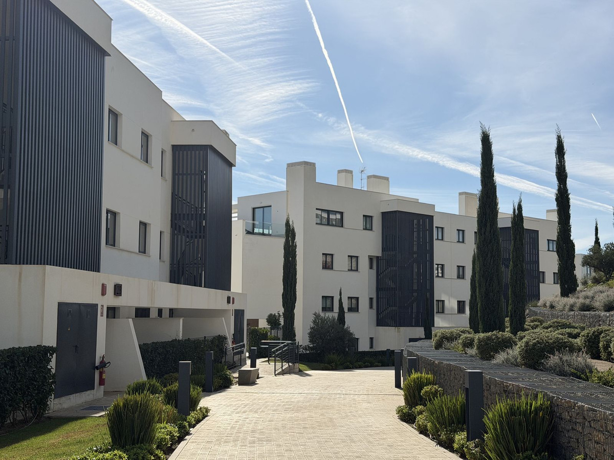 Te koop Middle Floor Apartment Costa Del Sol Higueron € 650.000,-