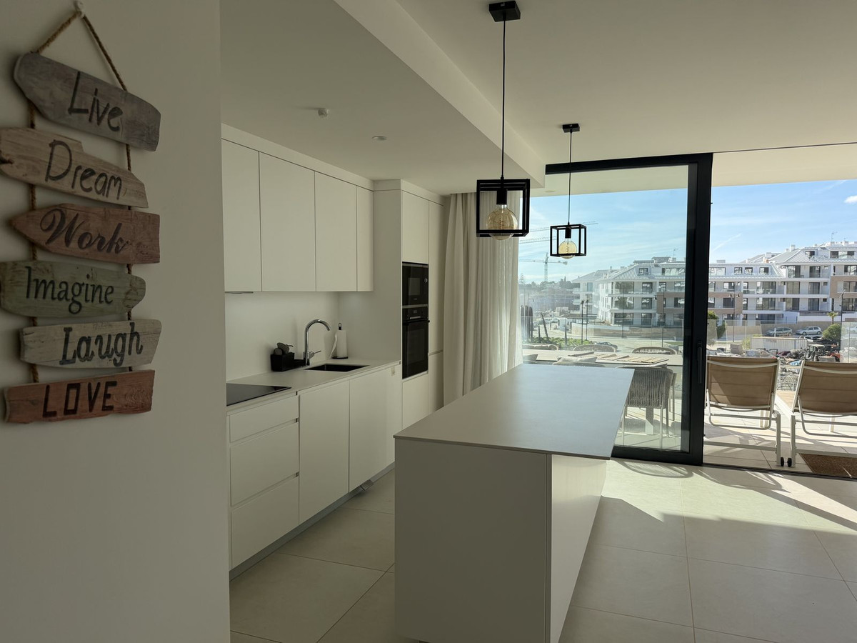 Te koop Middle Floor Apartment Costa Del Sol Higueron € 650.000,-