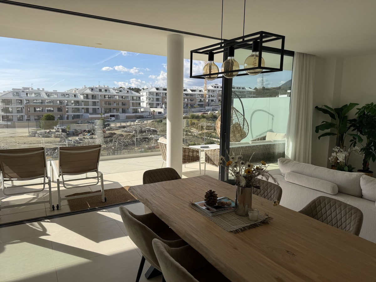 Te koop Middle Floor Apartment Costa Del Sol Higueron € 650.000,-