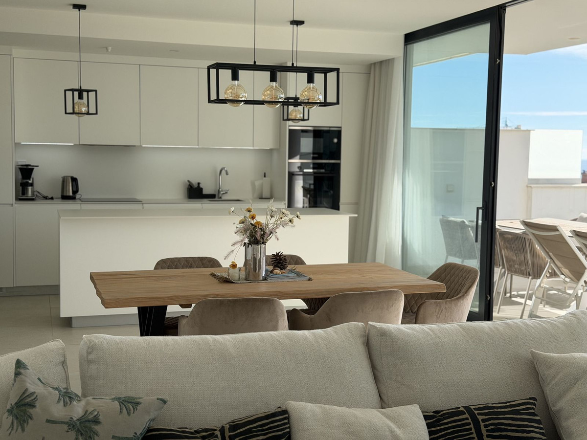 Te koop Middle Floor Apartment Costa Del Sol Higueron € 650.000,-