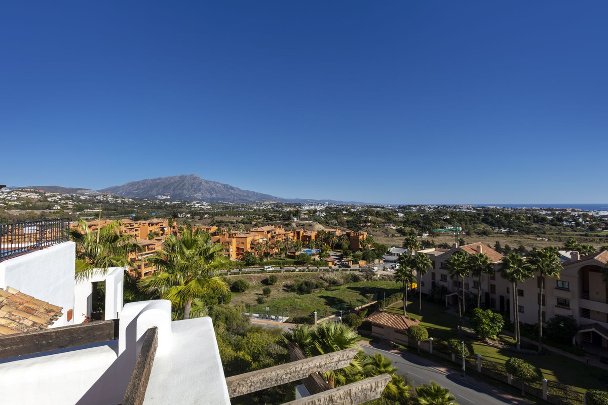 Te koop Penthouse Duplex Costa Del Sol Benahavís € 810.000,-