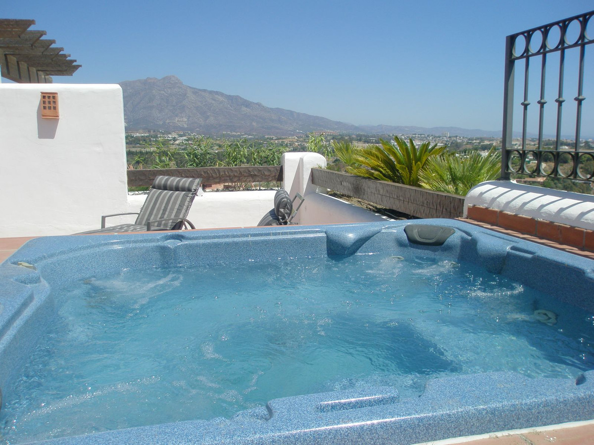 Te koop Penthouse Duplex Costa Del Sol Benahavís € 810.000,-