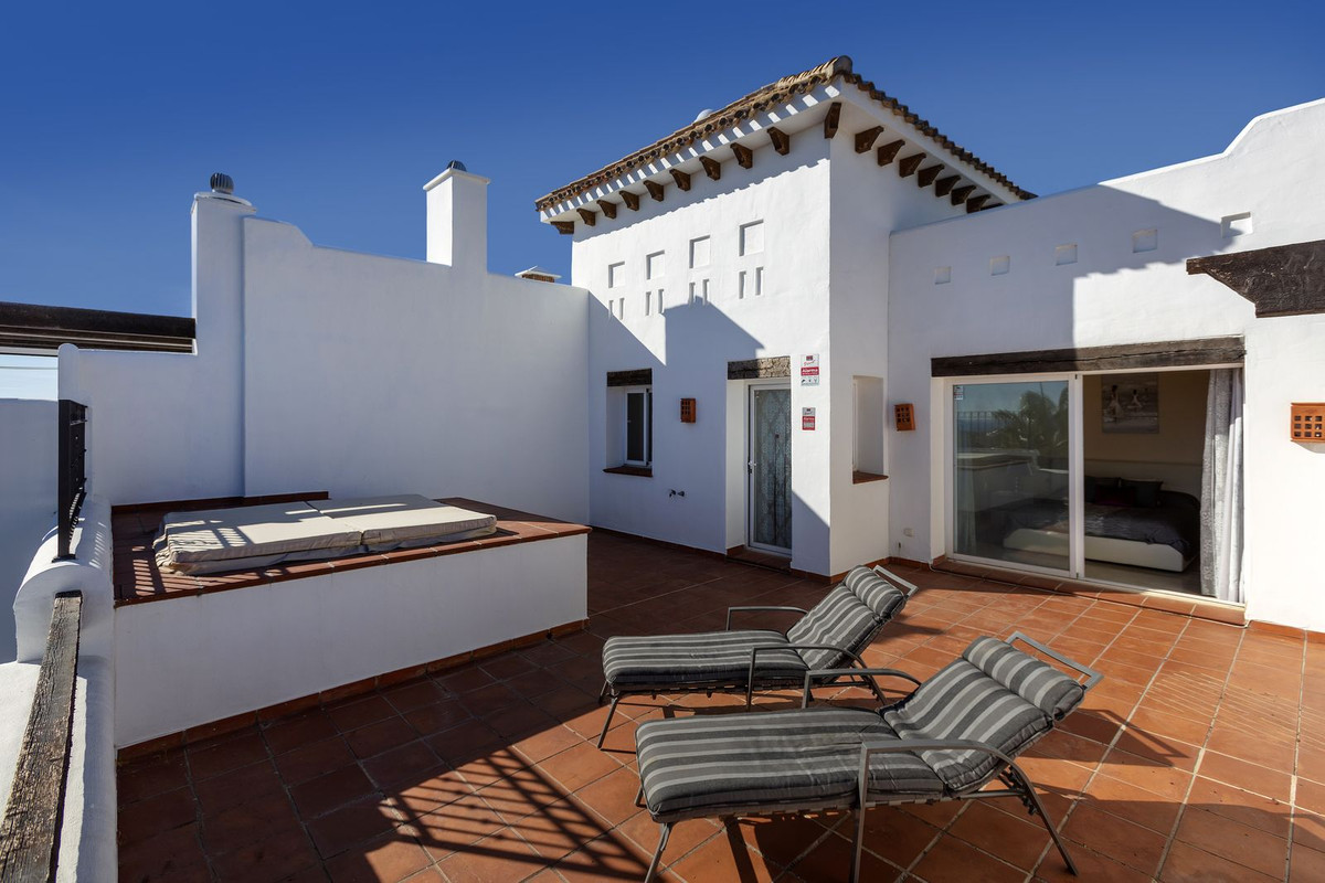 Te koop Penthouse Duplex Costa Del Sol Benahavís € 810.000,-