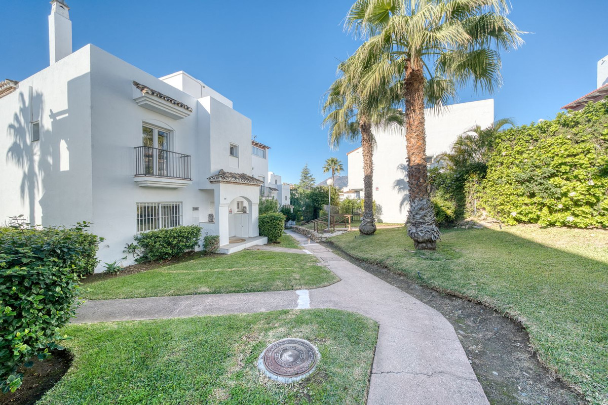 Te koop Herenhuis Costa Del Sol Estepona € 499.950,-