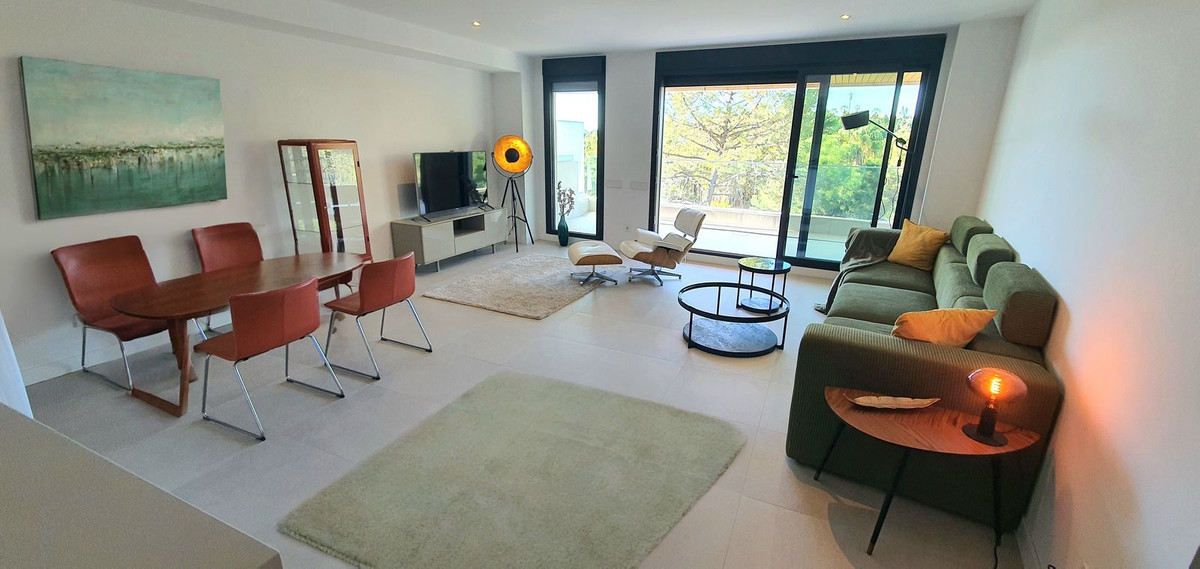 Te koop Middle Floor Apartment Costa Del Sol Estepona € 690.000,-