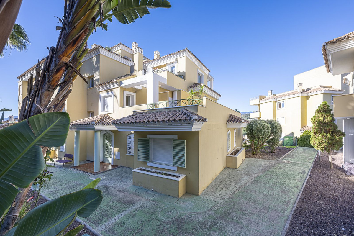 Te koop Middle Floor Apartment Costa Del Sol Nueva Andalucía € 335.000,-