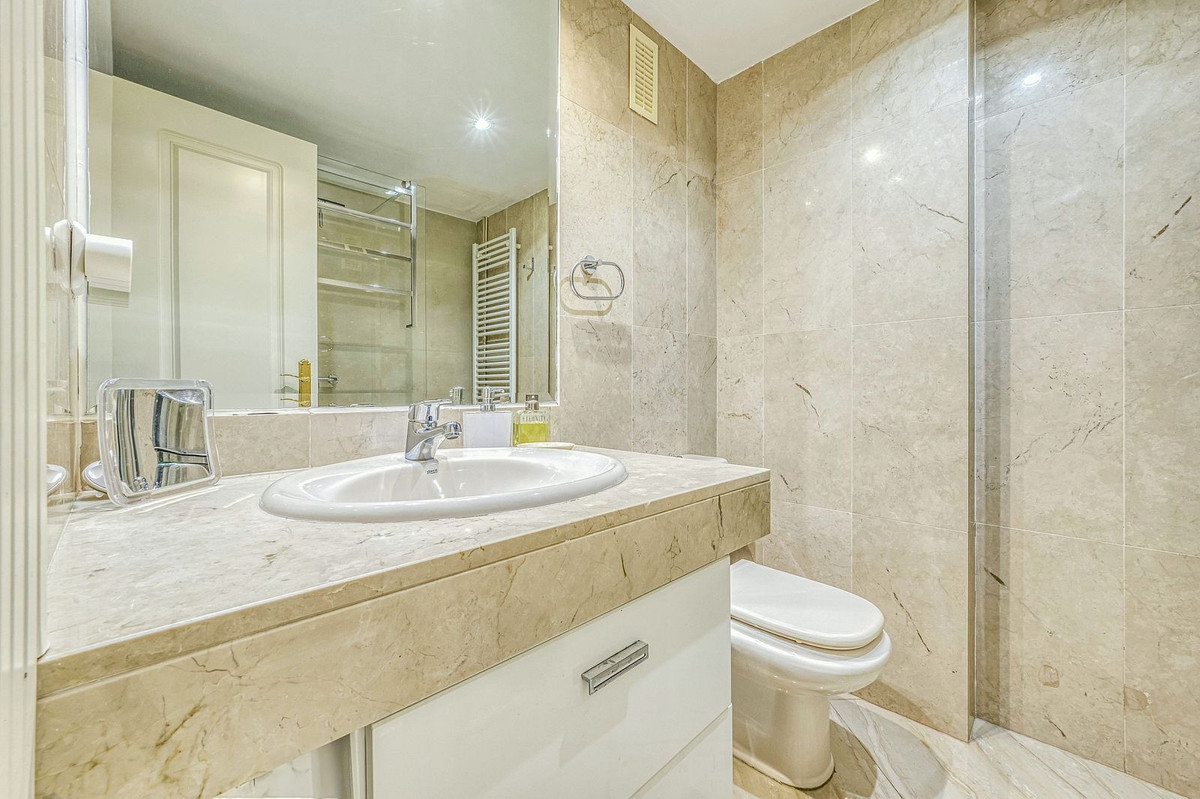 Te koop Middle Floor Apartment Costa Del Sol Marbella € 495.000,-