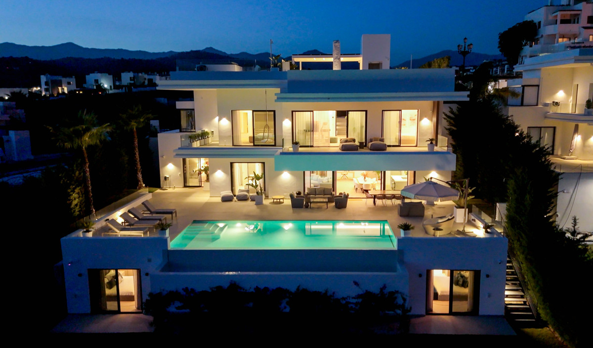 Te koop Vrijstaande Villa Costa Del Sol Estepona € 5.450.000,-