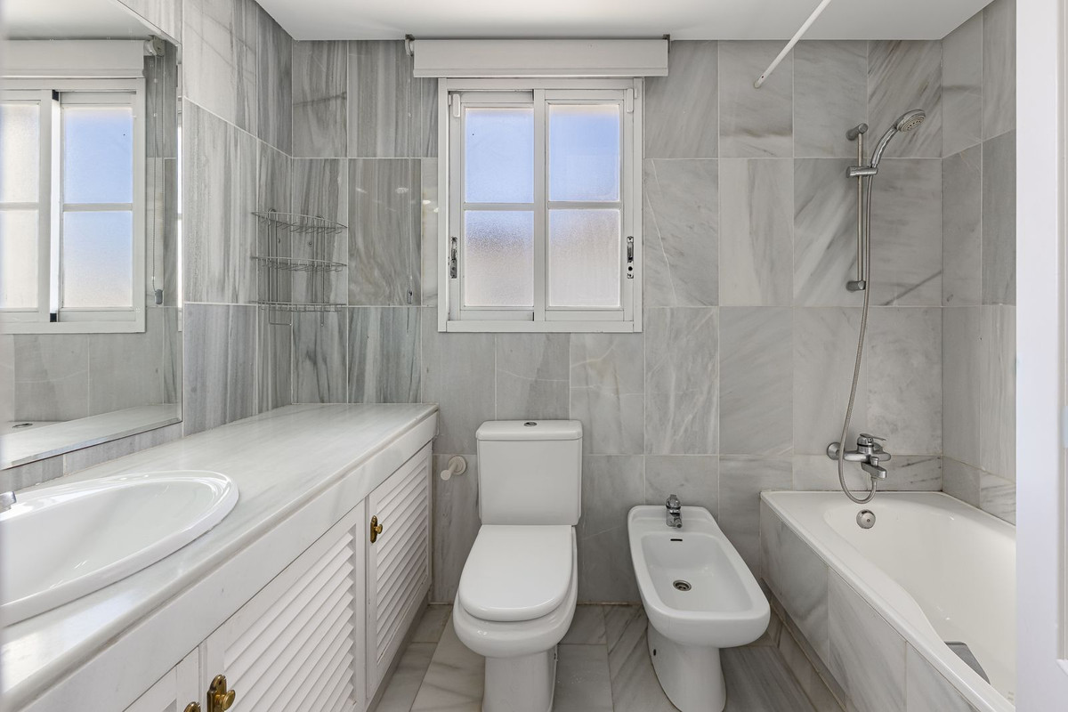 Te koop Herenhuis Costa Del Sol Estepona € 520.000,-