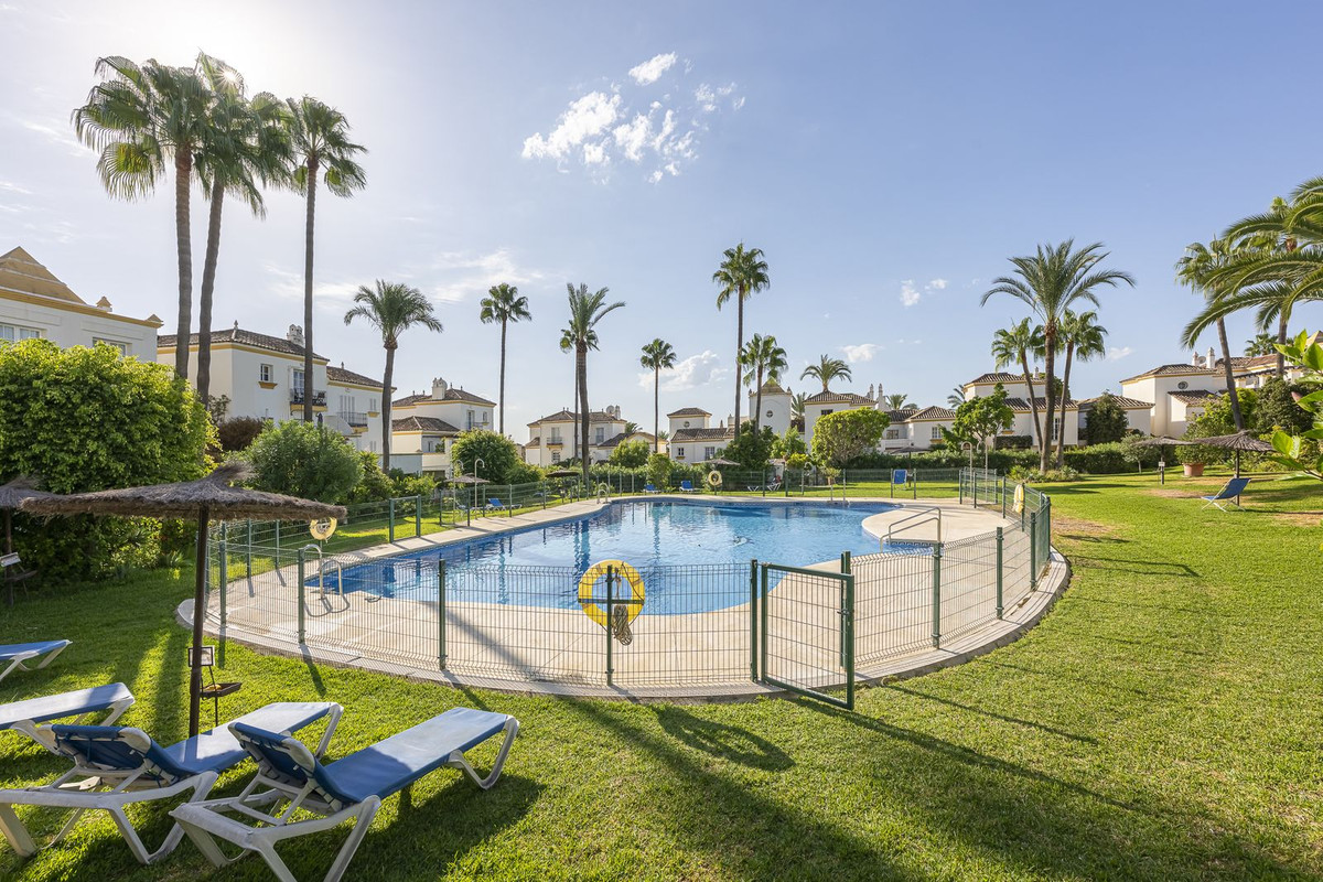 Te koop Herenhuis Costa Del Sol Estepona € 520.000,-