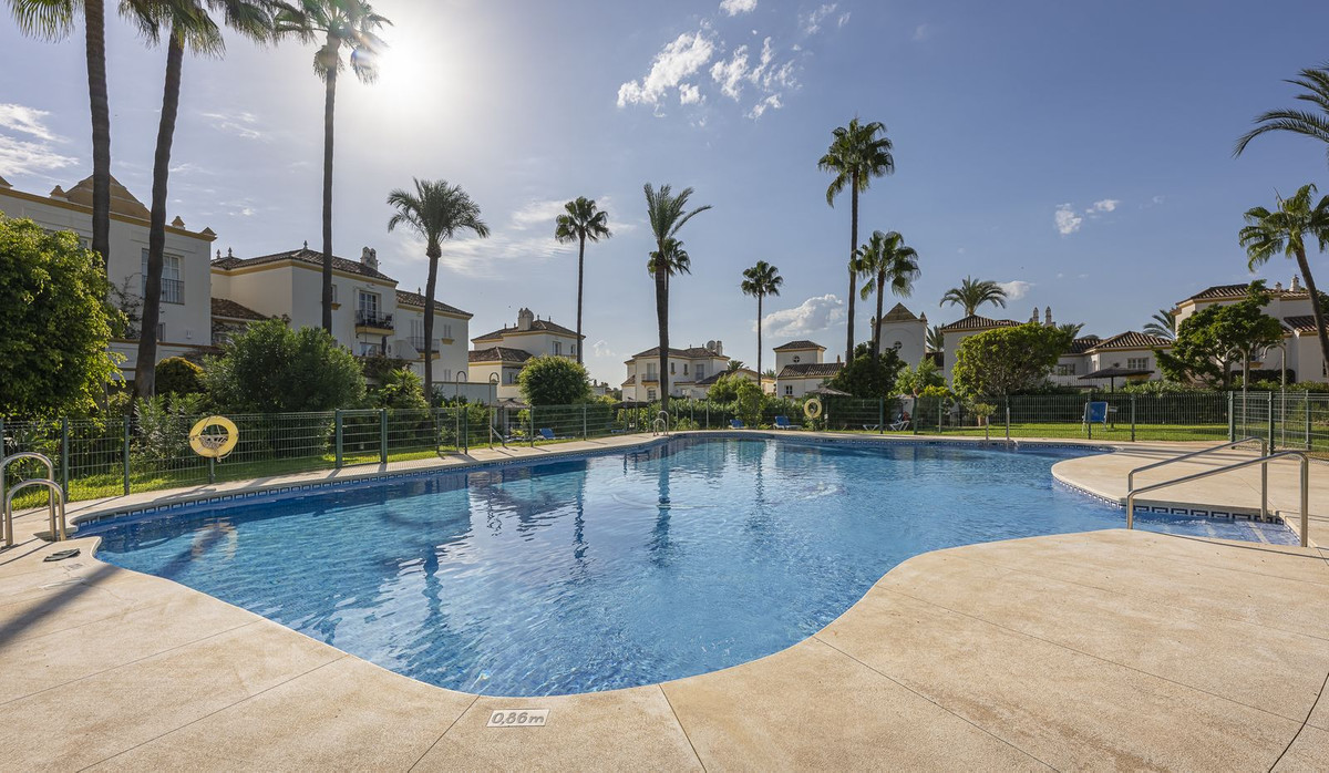 Te koop Herenhuis Costa Del Sol Estepona € 520.000,-