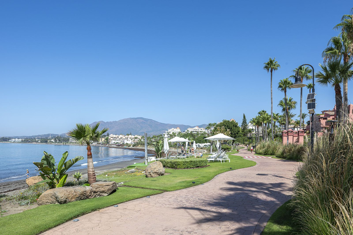 Te koop Herenhuis Costa Del Sol Estepona € 520.000,-
