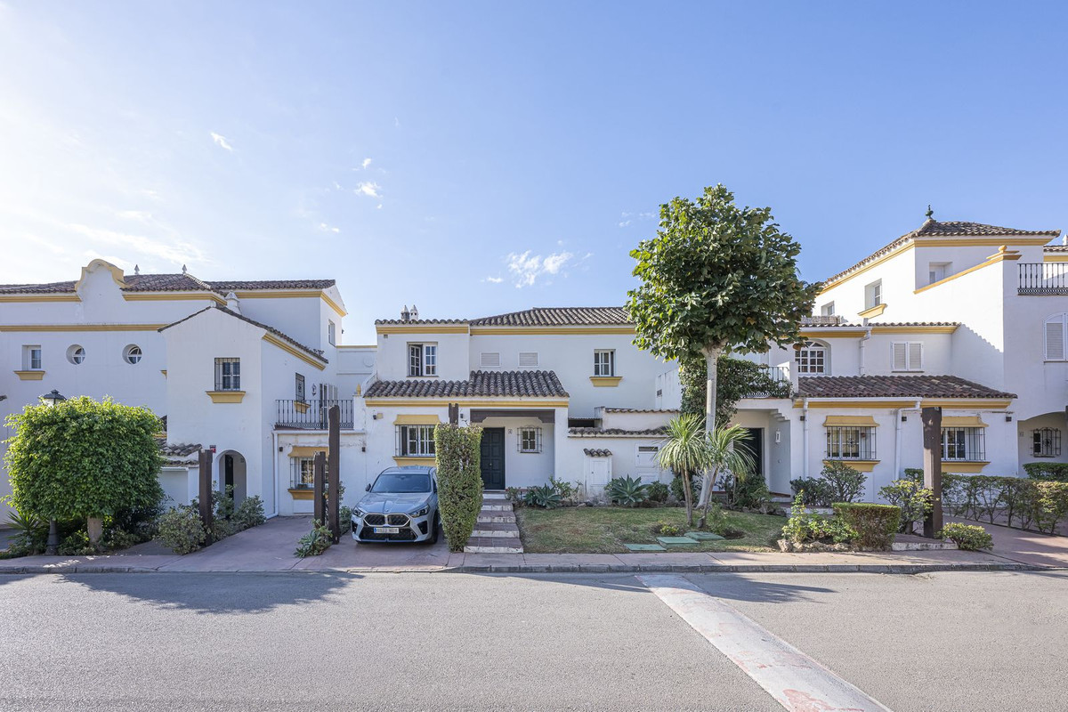 Te koop Herenhuis Costa Del Sol Estepona € 520.000,-