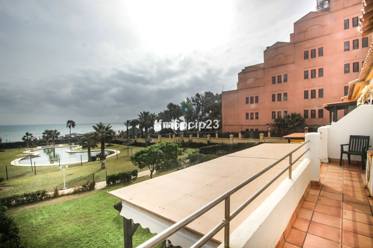 Te koop Herenhuis Costa Del Sol La Duquesa € 510.000,-