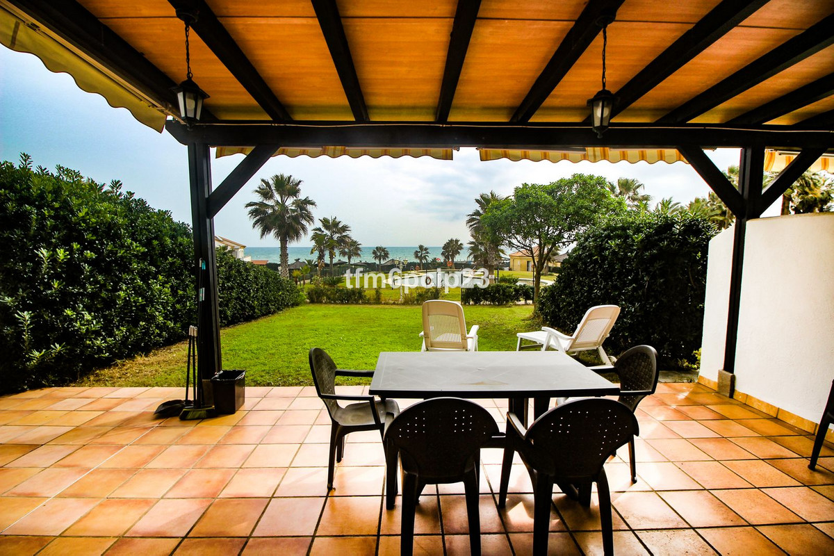 Te koop Herenhuis Costa Del Sol La Duquesa € 510.000,-