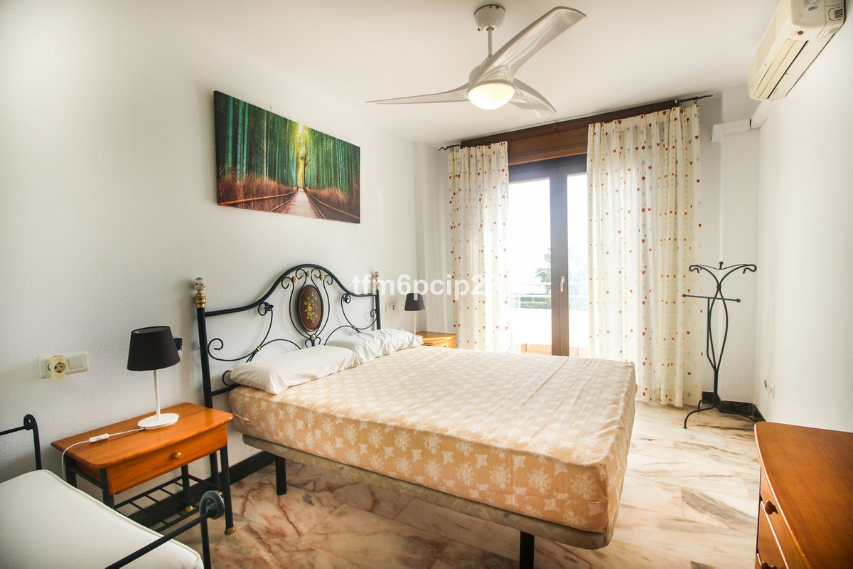 Te koop Herenhuis Costa Del Sol La Duquesa € 510.000,-