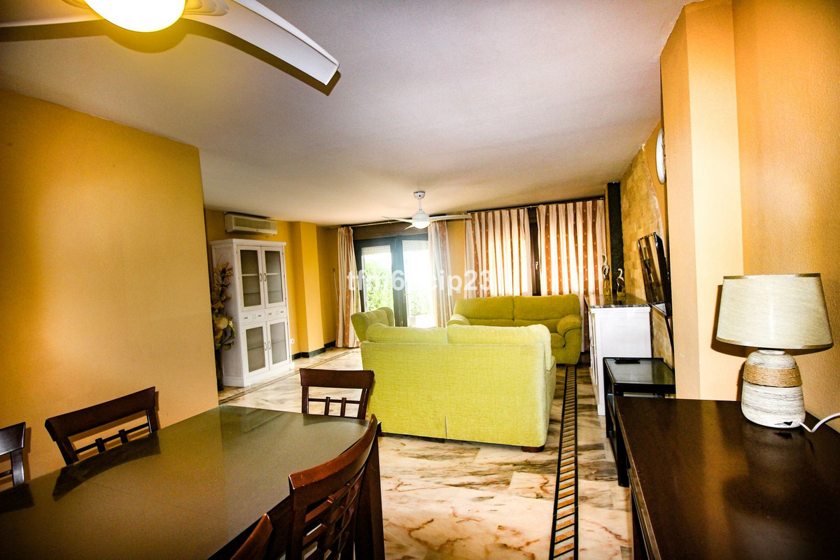 Te koop Herenhuis Costa Del Sol La Duquesa € 510.000,-