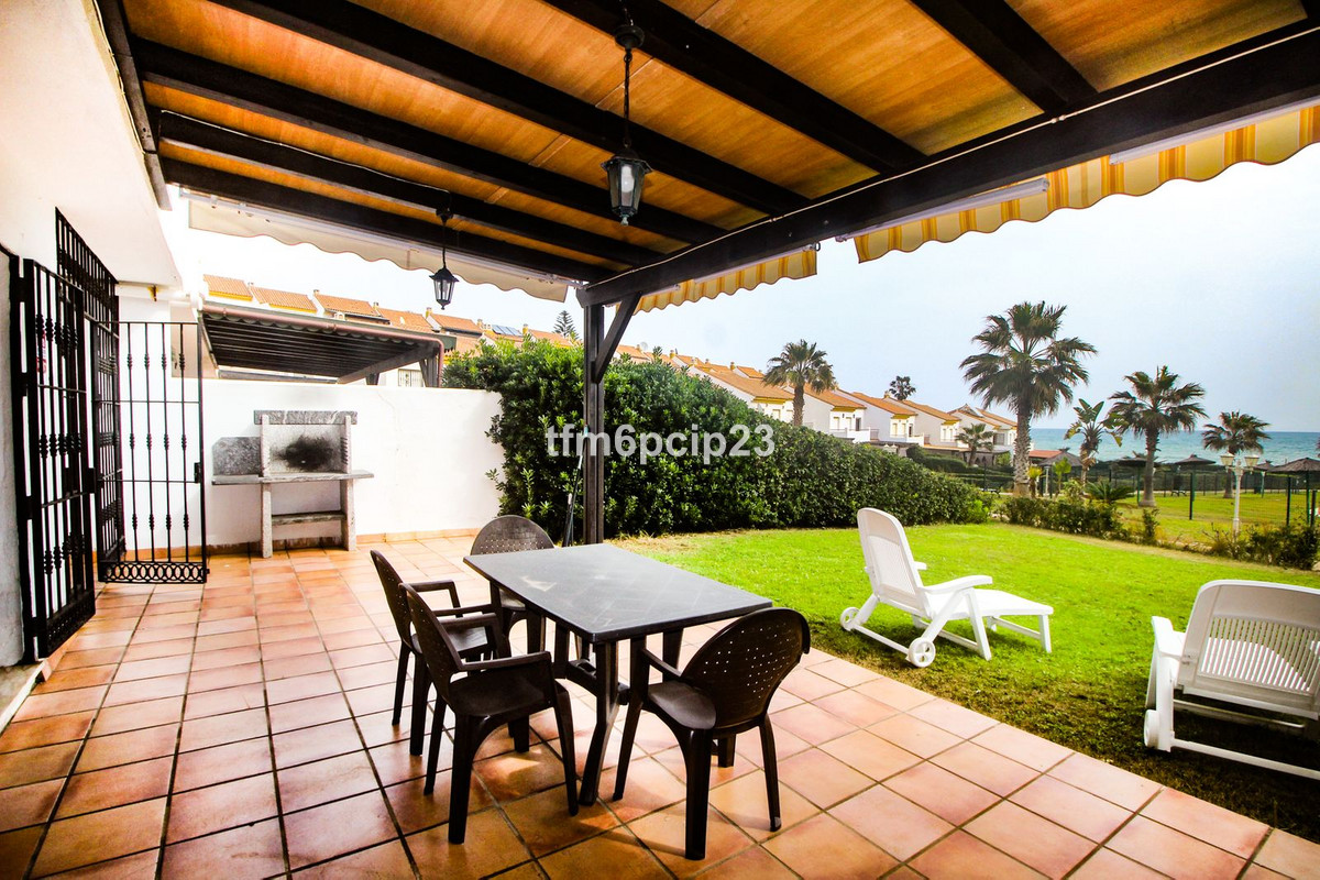 Te koop Herenhuis Costa Del Sol La Duquesa € 510.000,-