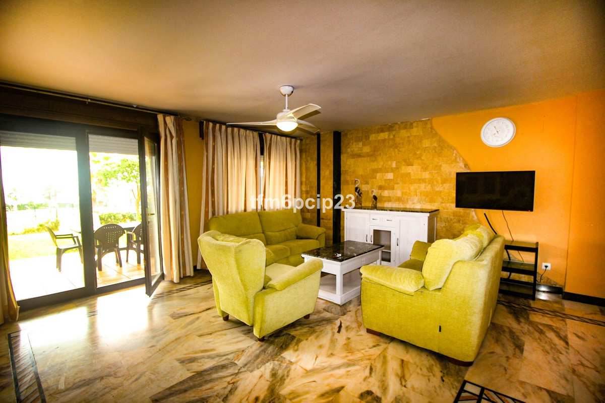 Te koop Herenhuis Costa Del Sol La Duquesa € 510.000,-