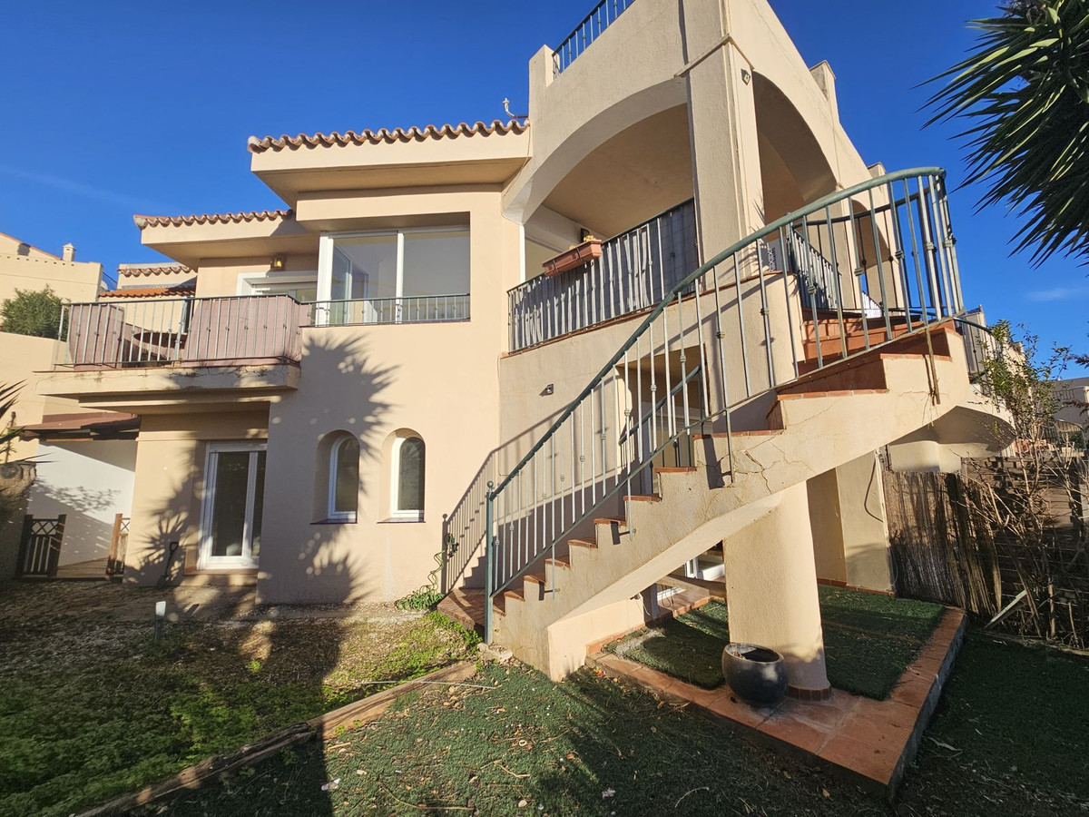 Te koop Half vrijstaand huis Costa Del Sol Riviera Del Sol € 395.000,-