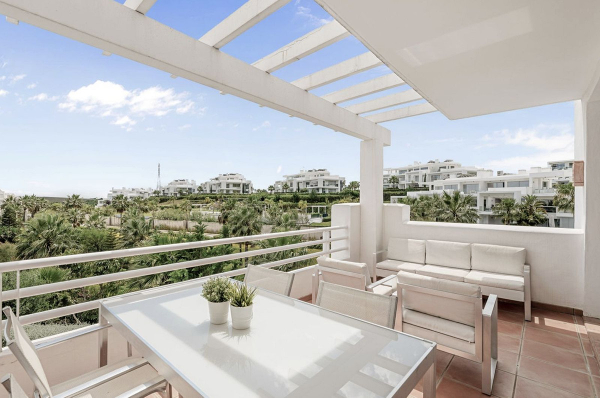 Te koop Middle Floor Apartment Costa Del Sol Casares € 440.000,-