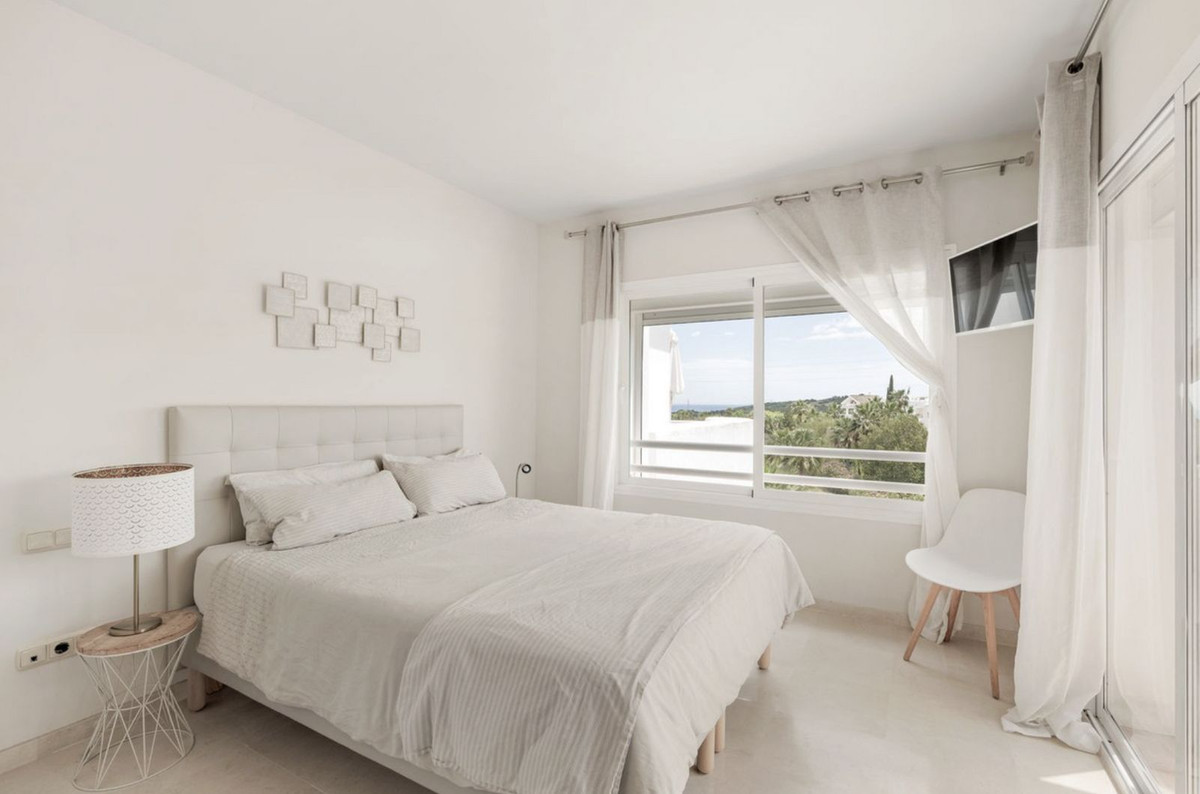 Te koop Middle Floor Apartment Costa Del Sol Casares € 440.000,-