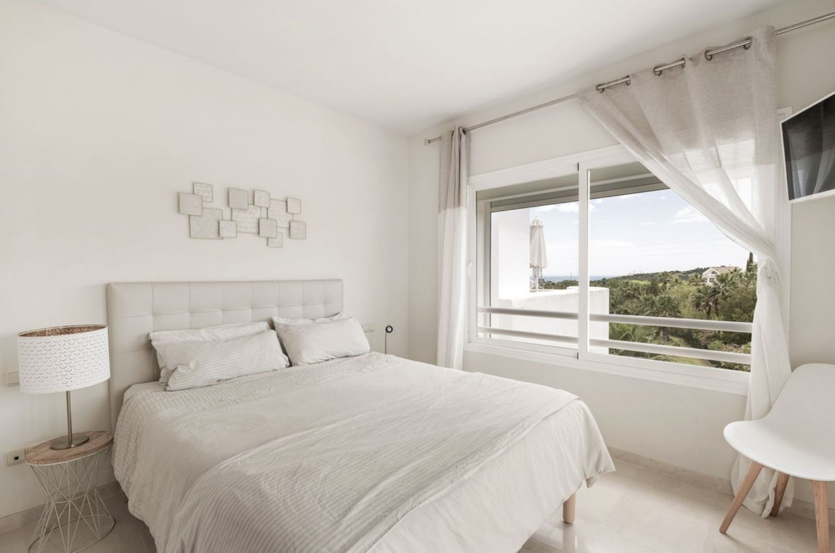 Te koop Middle Floor Apartment Costa Del Sol Casares € 440.000,-