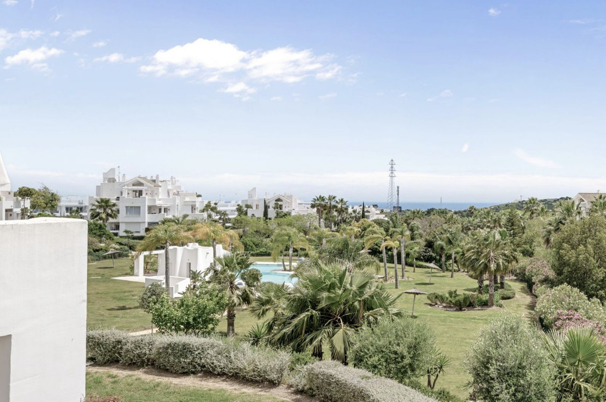 Te koop Middle Floor Apartment Costa Del Sol Casares € 440.000,-