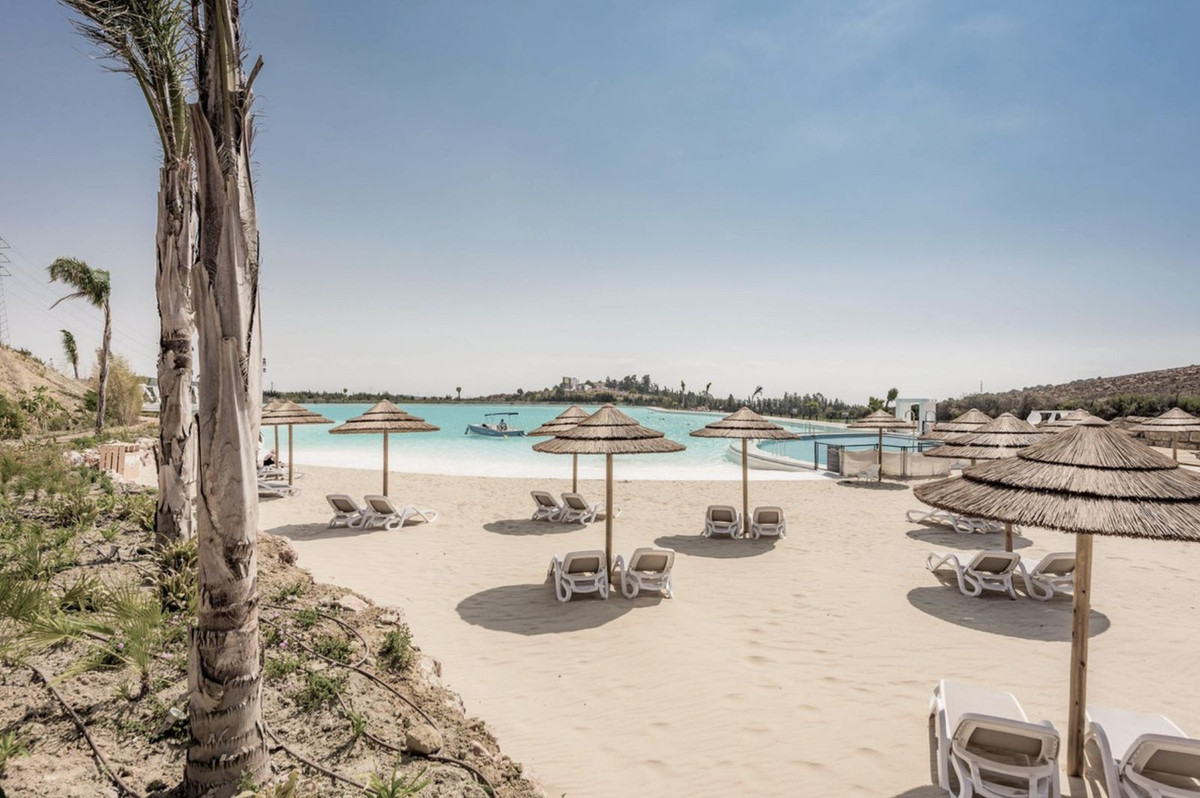 Te koop Middle Floor Apartment Costa Del Sol Casares € 440.000,-