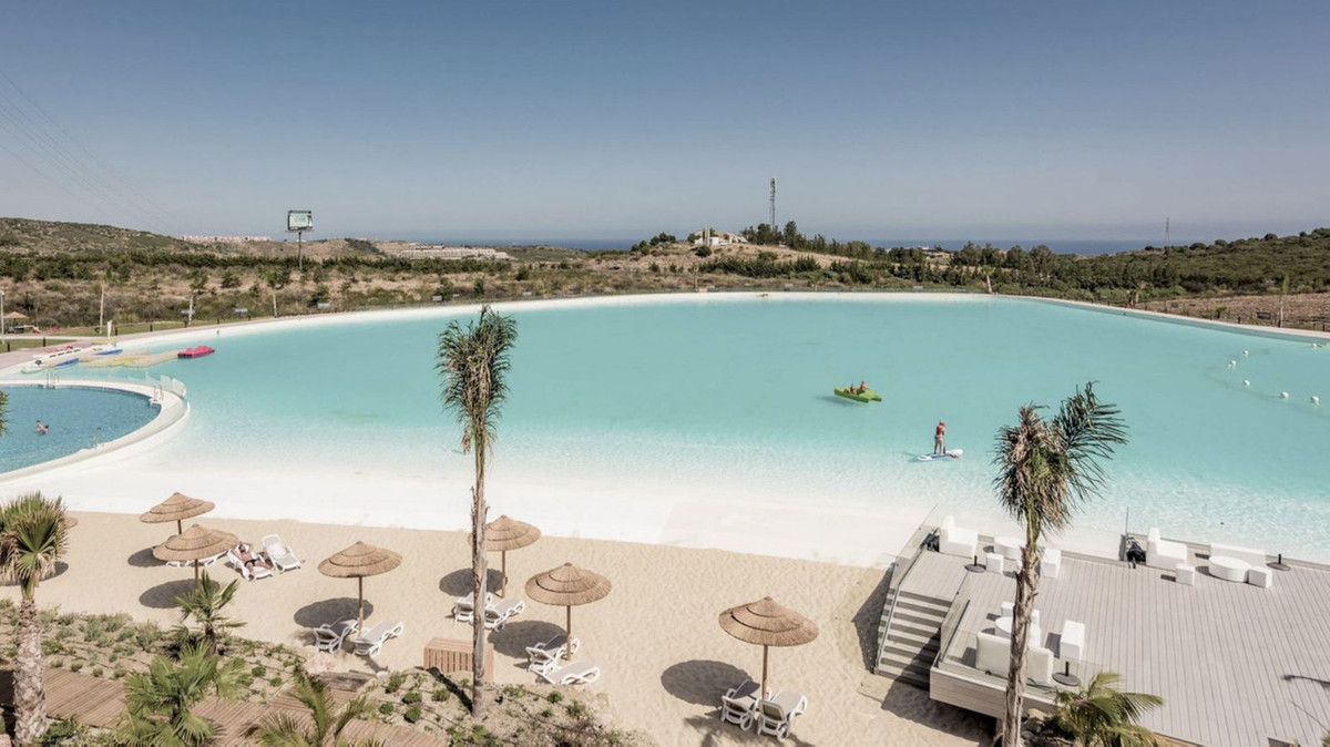 Te koop Middle Floor Apartment Costa Del Sol Casares € 440.000,-