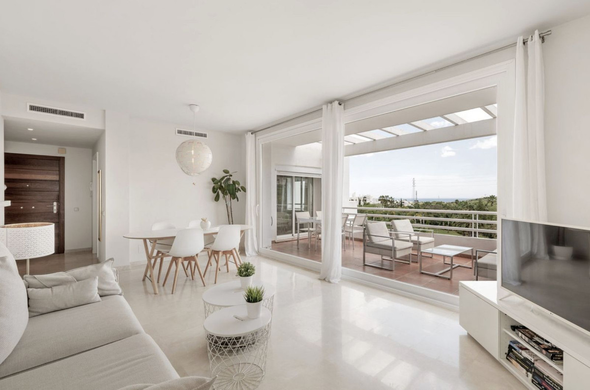 Te koop Middle Floor Apartment Costa Del Sol Casares € 440.000,-