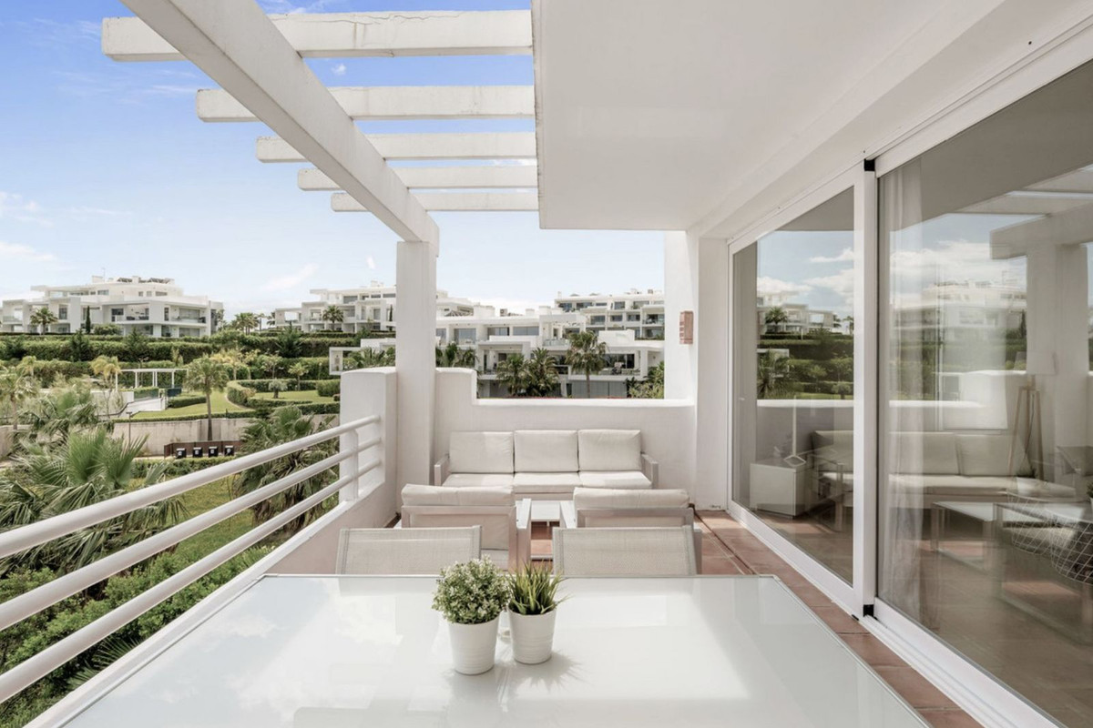 Te koop Middle Floor Apartment Costa Del Sol Casares € 440.000,-