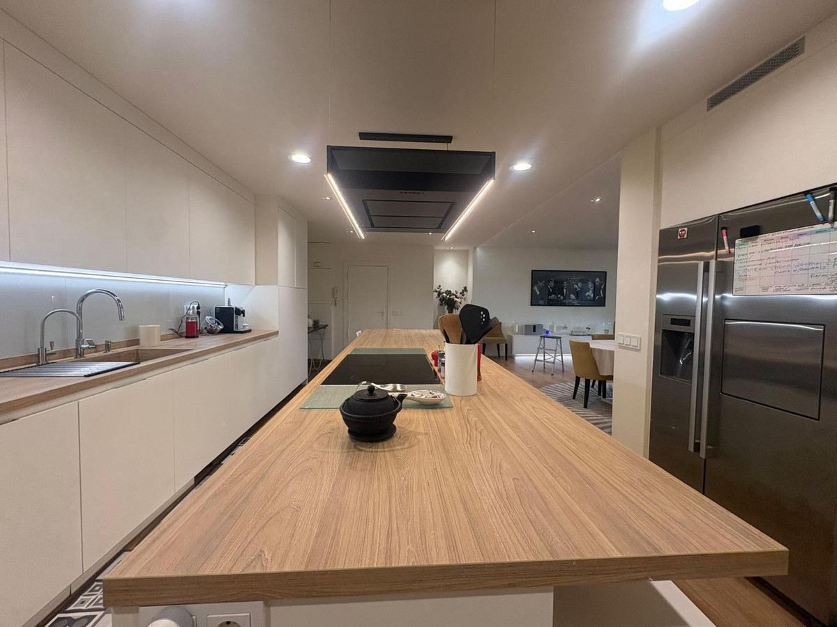 Te koop Middle Floor Apartment Costa Del Sol Marbella € 1.100.000,-