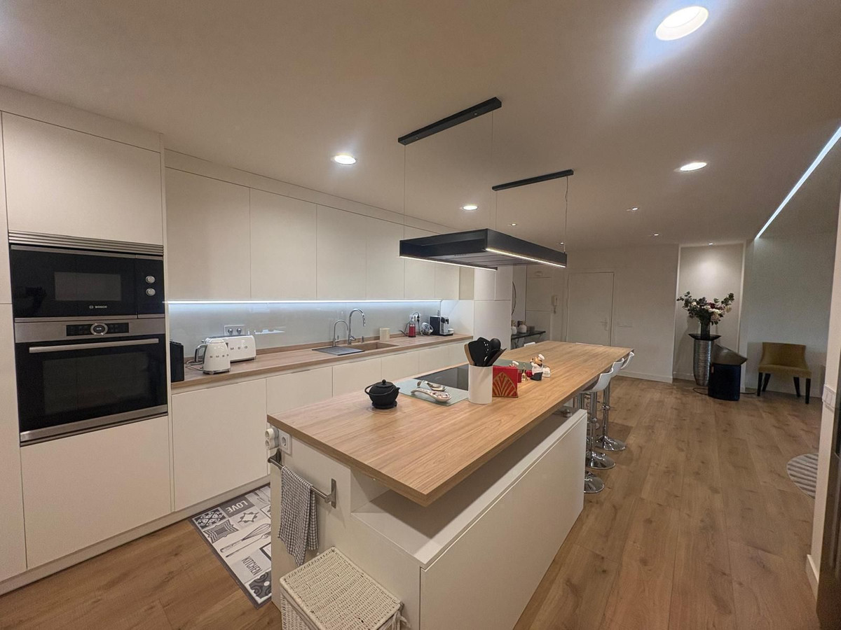 Te koop Middle Floor Apartment Costa Del Sol Marbella € 1.100.000,-