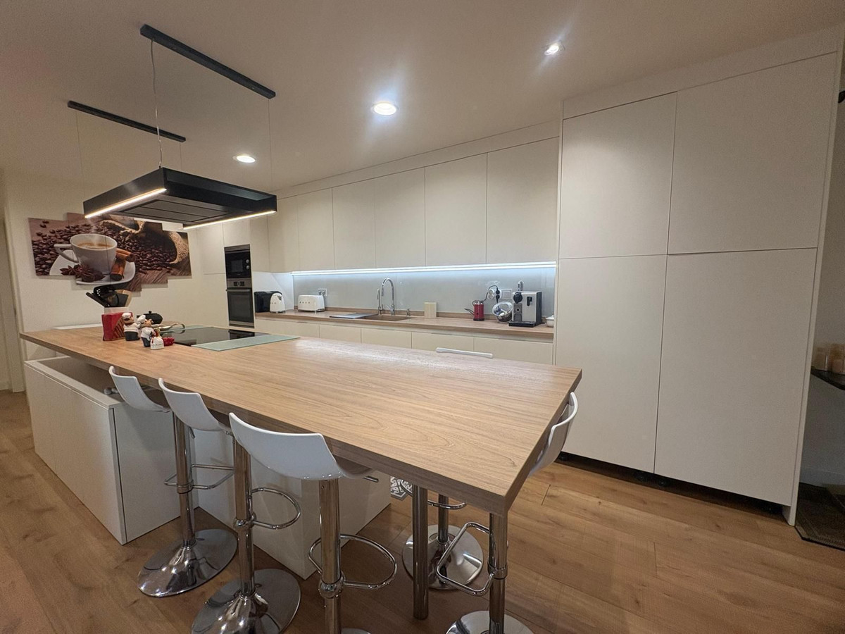 Te koop Middle Floor Apartment Costa Del Sol Marbella € 1.100.000,-