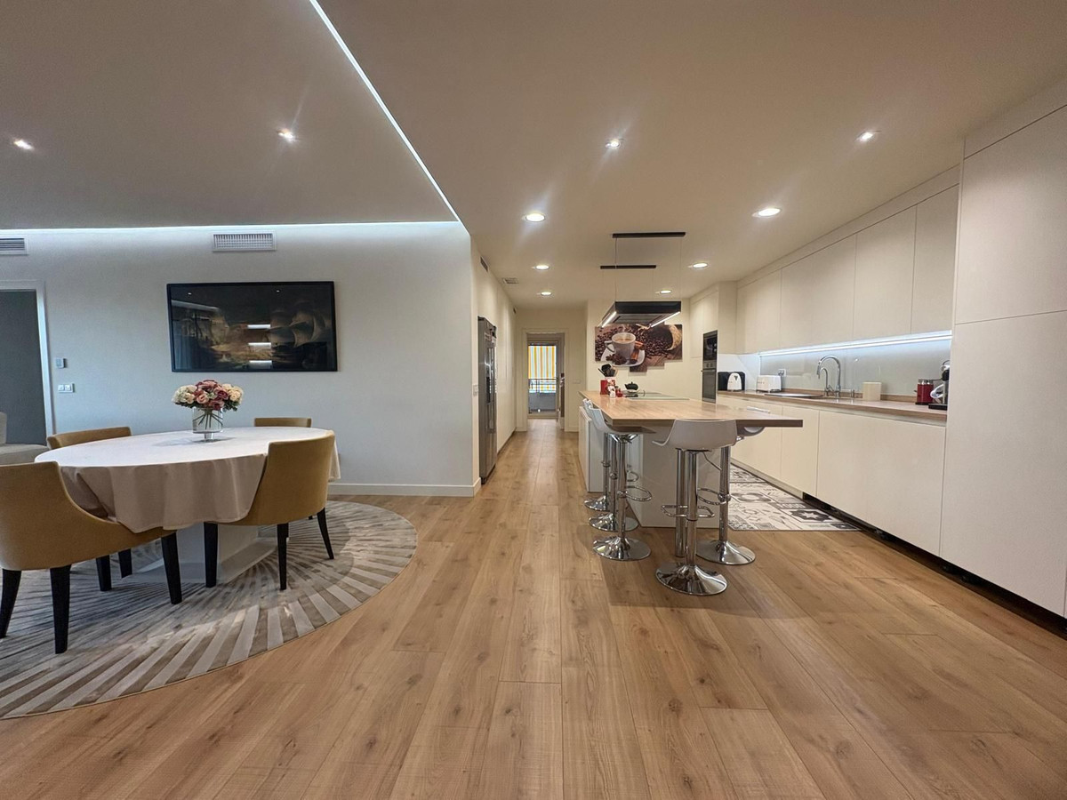 Te koop Middle Floor Apartment Costa Del Sol Marbella € 1.100.000,-