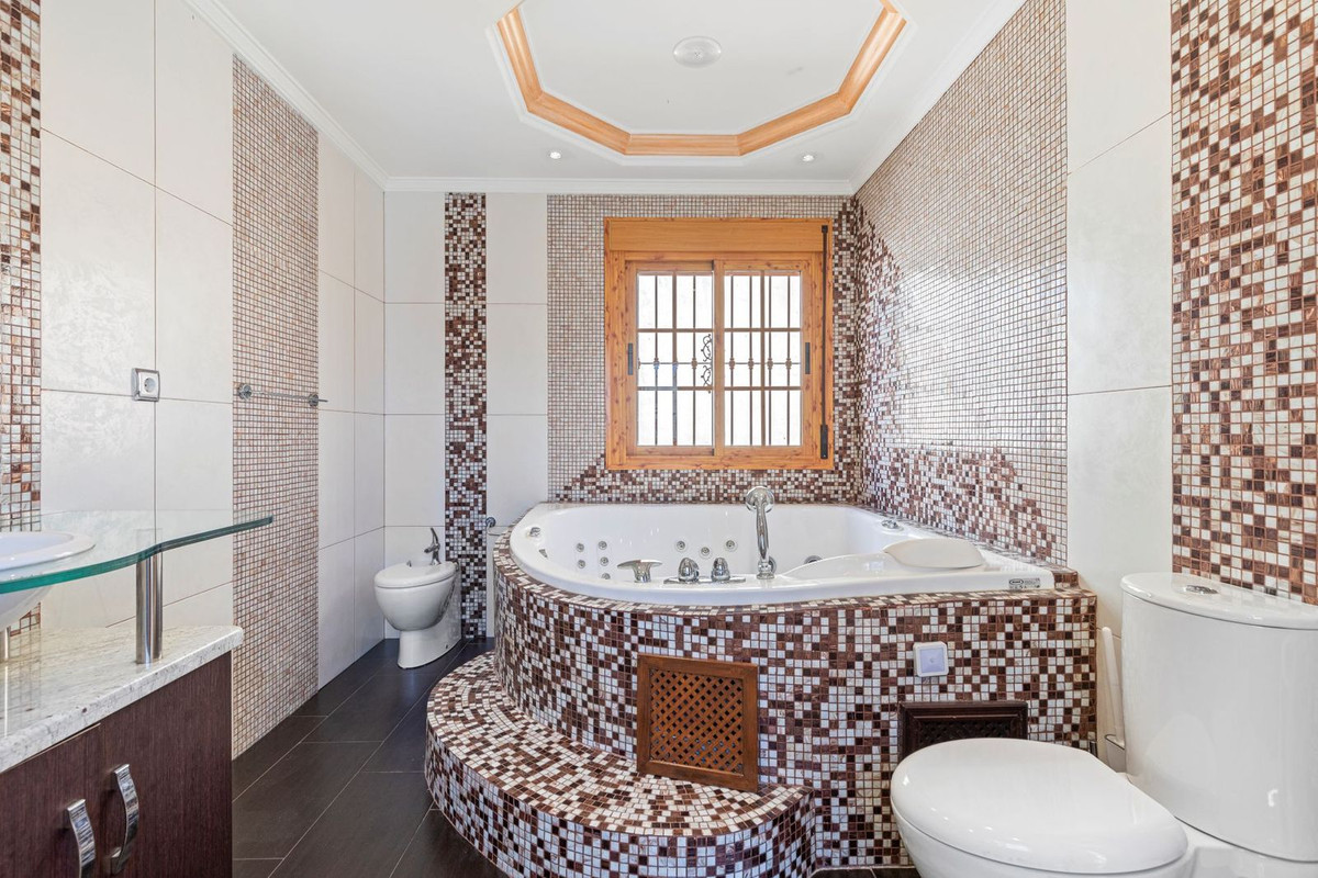 Te koop Vrijstaande Villa Costa Del Sol Las Lagunas € 375.000,-