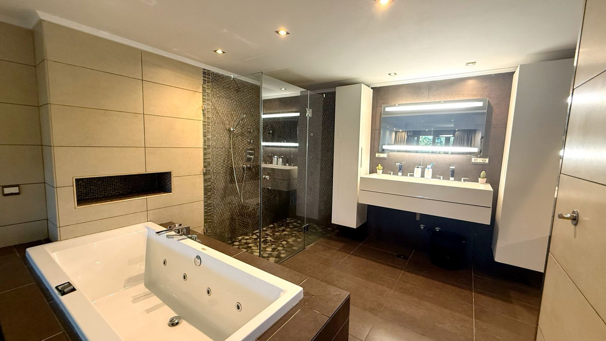 Te koop Vrijstaande Villa Costa Del Sol The Golden Mile € 2.850.000,-